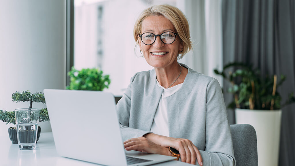 6 Ways Real Estate Agents Can Use AI to Work Smarter (Includes Prompts)